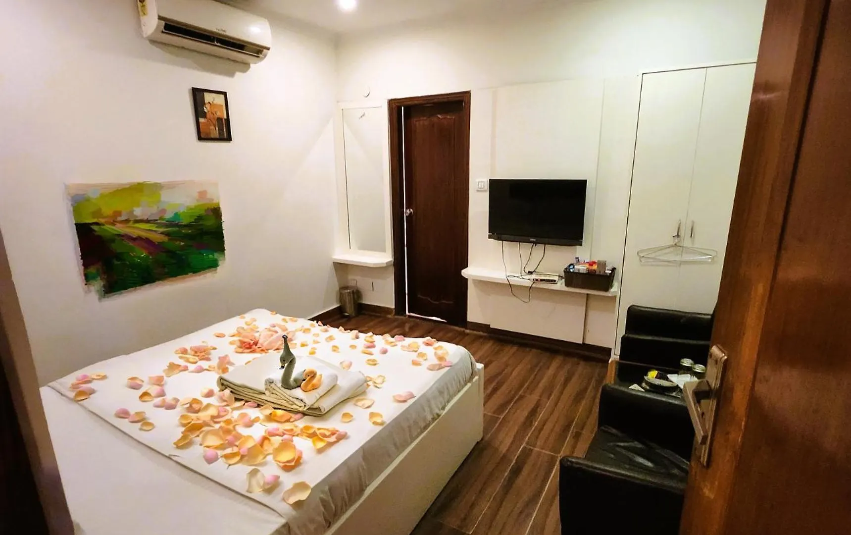 Hotel Vrc Inns Chandigarh